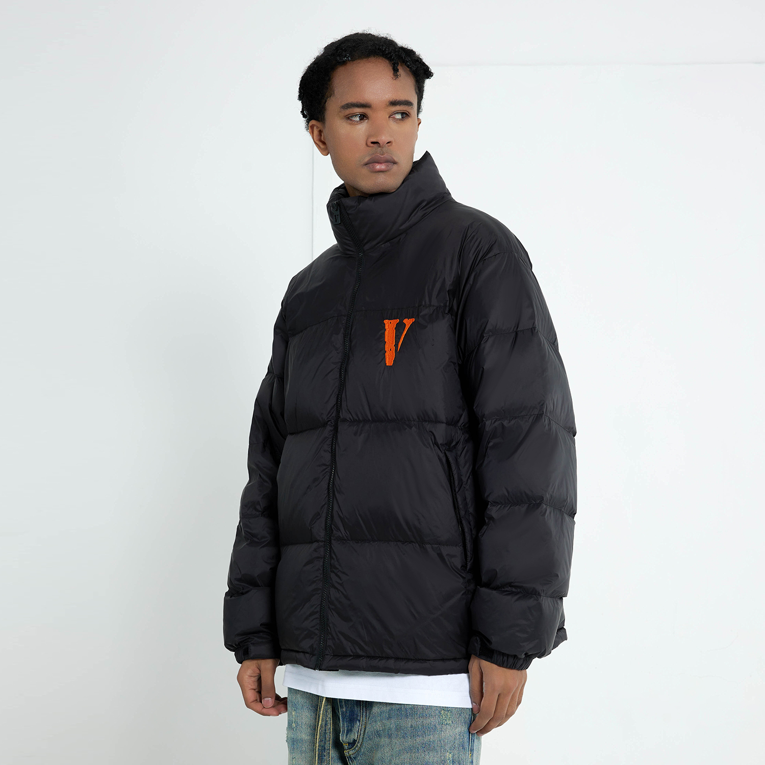 Purchase VLONE ゴシック刺繍カラー パファージャケット ブラックオレンジ ユニセックス 冬用. VLCT21003