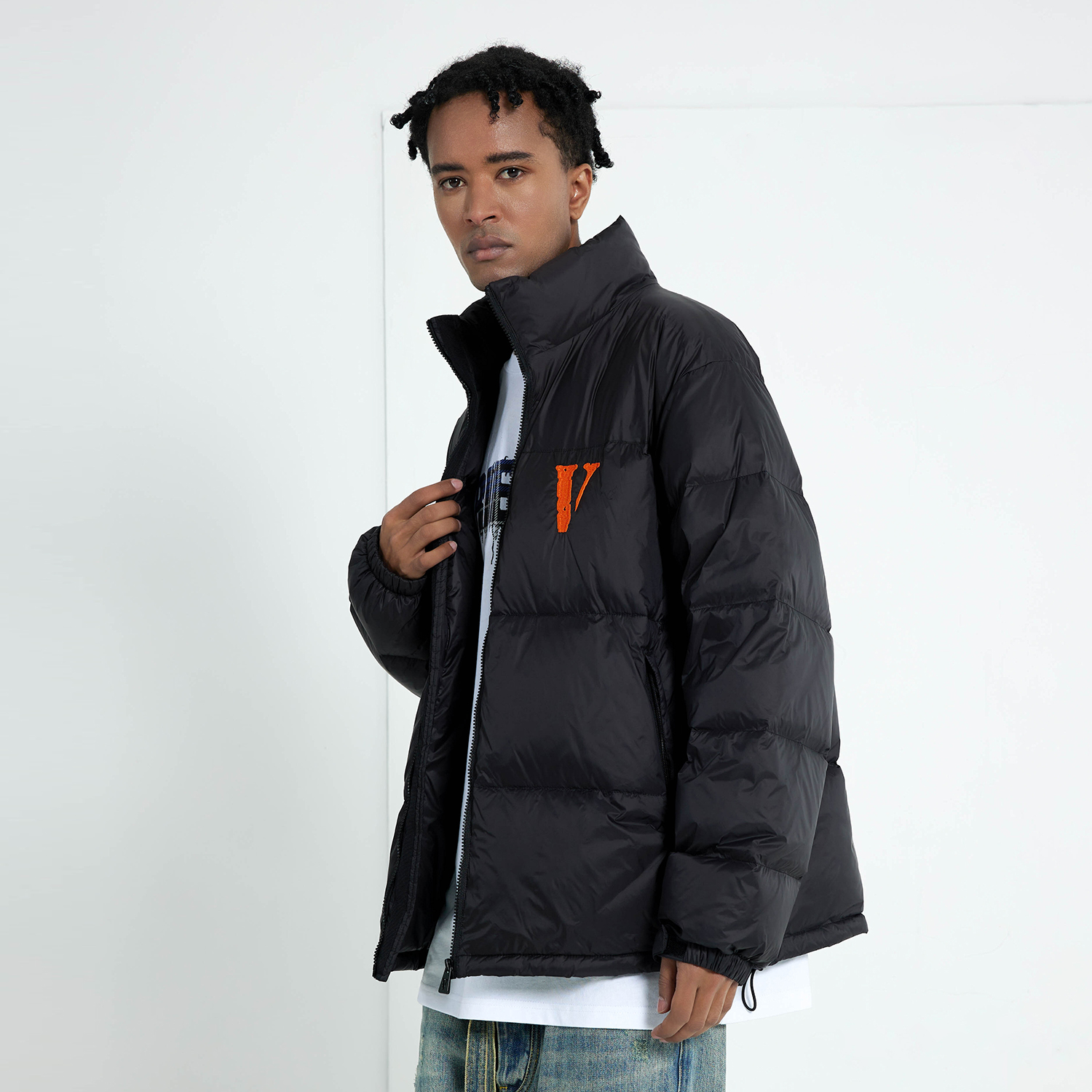 Sizing VLONE ゴシック刺繍カラー パファージャケット ブラックオレンジ ユニセックス 冬用. VLCT21003