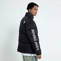 Jaket VLONE Gothic Logo Hitam/Putih Unisex Musim Dingin Bordir Lengan. VLCT21004 Cheap Jaket VLONE Gothic Logo Hitam/Putih Unisex Musim Dingin Bordir Lengan. VLCT21004