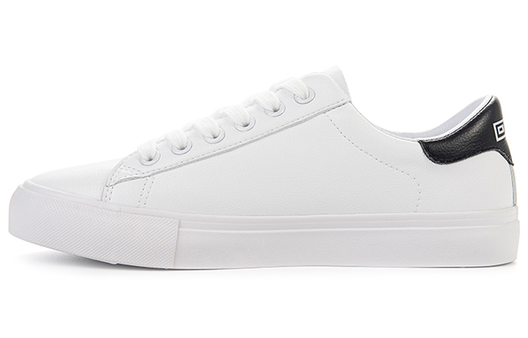 Warrior 'Black and White Breathable Sneakers'