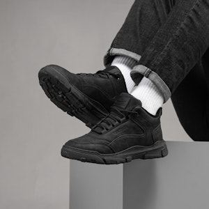 Warrior 'Black Utility' Sepatu Pria Hitam 71620F12M 3