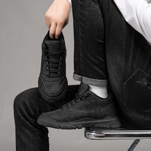 Warrior 'Black Utility' Sepatu Pria Hitam 71620F12M 1