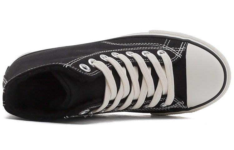Purchase Warrior Kanvas High-Top 'Hitam dan Putih' WBX-73MJ02