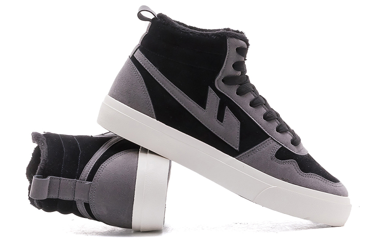 Purchase Warrior Kanvas High-Top 'Hitam Abu-Abu' WBX-83MJ02