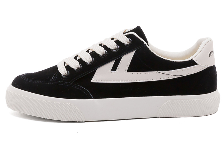 Warrior Canvas Low 'Black and White'