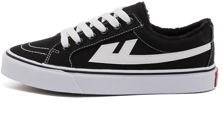 warrior-canvas-low-black-and-white-fur-lined-wbx-69-mj-01