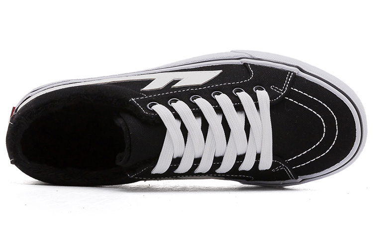 Shop Warrior Canvas Low 'Black and White Fur-Lined' WBX-69MJ01