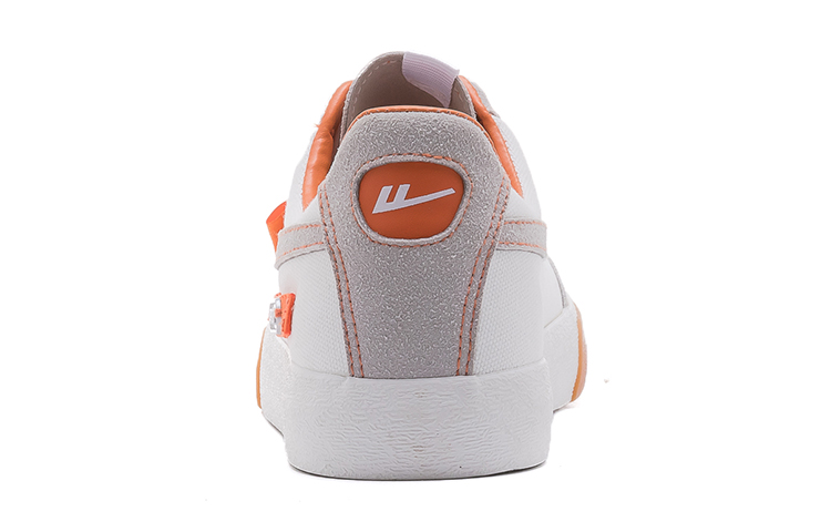 Shop 워리어 캔버스 로우 '화이트 그레이 오렌지' WXY-B280MJ01