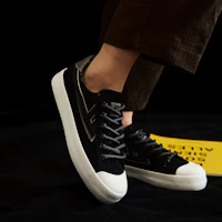 Purchase Kasut Papan Luncur Kanvas Warrior Splice 'Hitam' WXY-B016MJ04