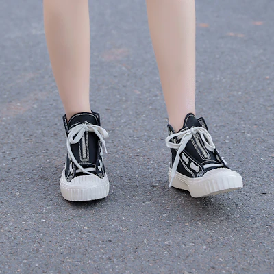Warrior Sepatu Kanvas Tinggi dengan Ritsleting 'Hitam' FXY-020TC04 Purchase Warrior Sepatu Kanvas Tinggi dengan Ritsleting 'Hitam' FXY-020TC04