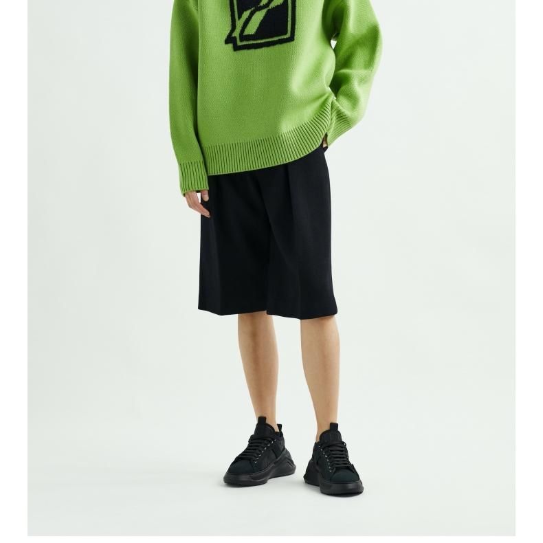 Lookbook WE11DONE  Black Solid Color Straight Relaxed Fit Casual Shorts. JVM1620799291631