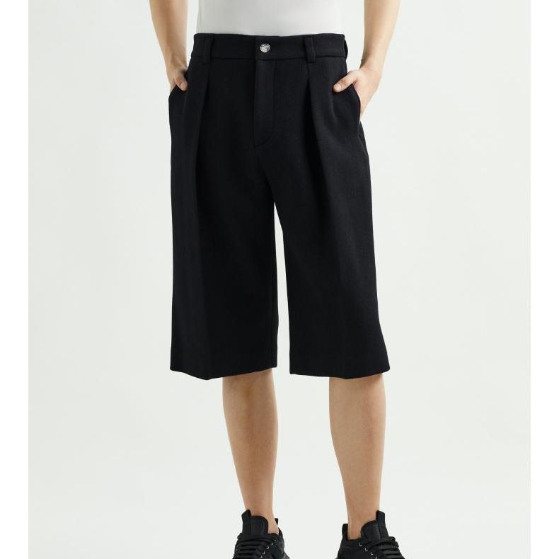 Shop WE11DONE  Black Solid Color Straight Relaxed Fit Casual Shorts. JVM1620799291631