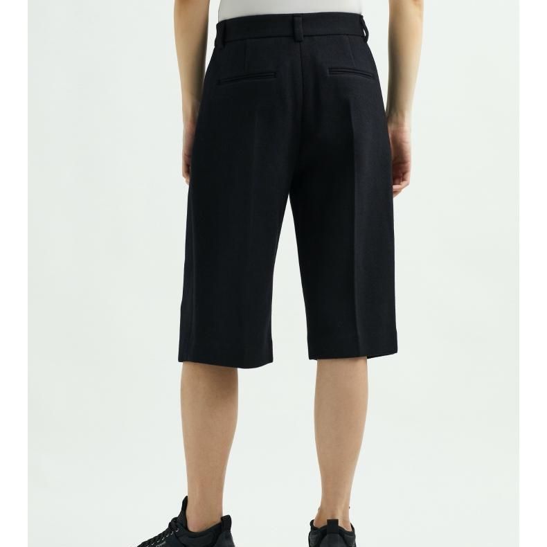 Purchase WE11DONE  Black Solid Color Straight Relaxed Fit Casual Shorts. JVM1620799291631