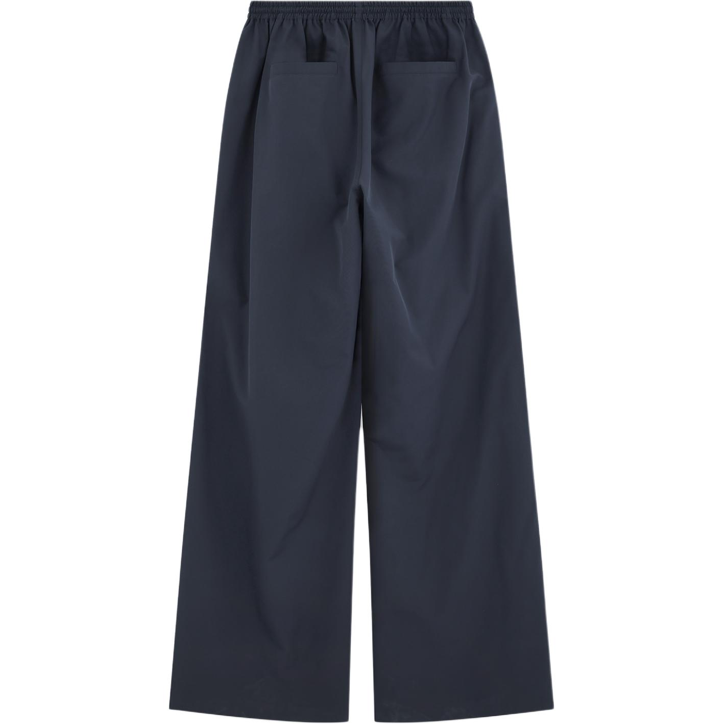 Lookbook WE11DONE Celana Kasual Biru Navy Pinggang Elastis dengan Logo. WD-PT2-24-238-M-NV