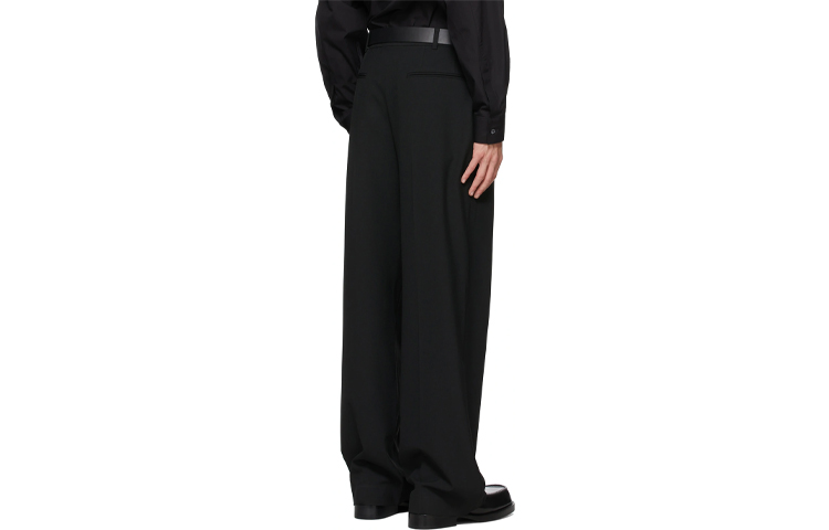 Lookbook 웰던 솔리드 컬러 미드라이즈 와이드레그 팬츠 블랙. WD-PT1-21-235-M-BK