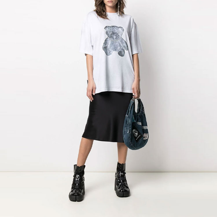 Lookbook WE11DONE 熊熊項鍊反光圖案中性短袖T恤 WD-TT9-20-117-U-WH