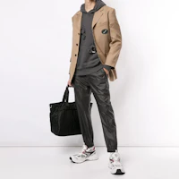 Shop WE11DONE FW22 經典標誌卡其色寬鬆V領西裝外套 情侶款 WD-JK4-20-038-U-BG