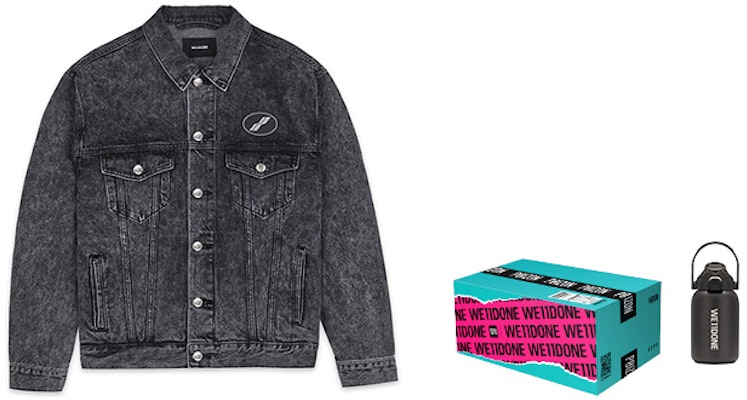 WE11DONE FW22 Unisex Distressed Logo Oversized Denim Jacket Washed Black. WD-DJ4-20-017-U-WB Lookbook WE11DONE FW22 Unisex Distressed Logo Oversized Denim Jacket Washed Black. WD-DJ4-20-017-U-WB