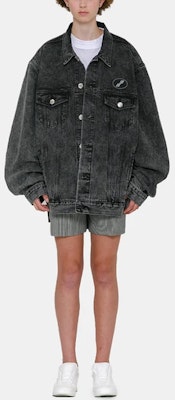 WE11DONE FW22 Unisex Distressed Logo Oversized Denim Jacket Washed Black. WD-DJ4-20-017-U-WB Shop WE11DONE FW22 Unisex Distressed Logo Oversized Denim Jacket Washed Black. WD-DJ4-20-017-U-WB