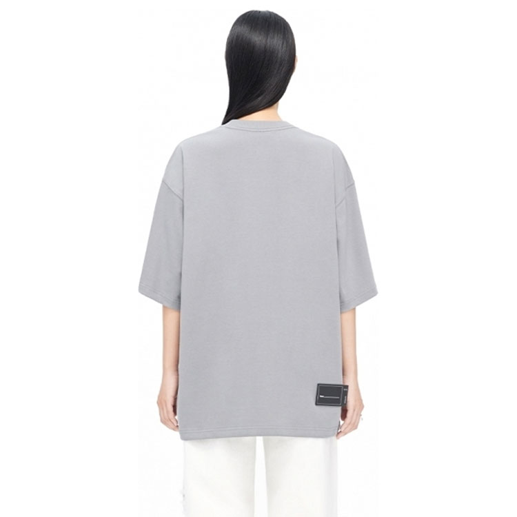 WE11DONE FW22 Unisex Grey Round Neck T-Shirt with Chest Circular Logo. WD-TT1-22-832-U-GY 圖 4