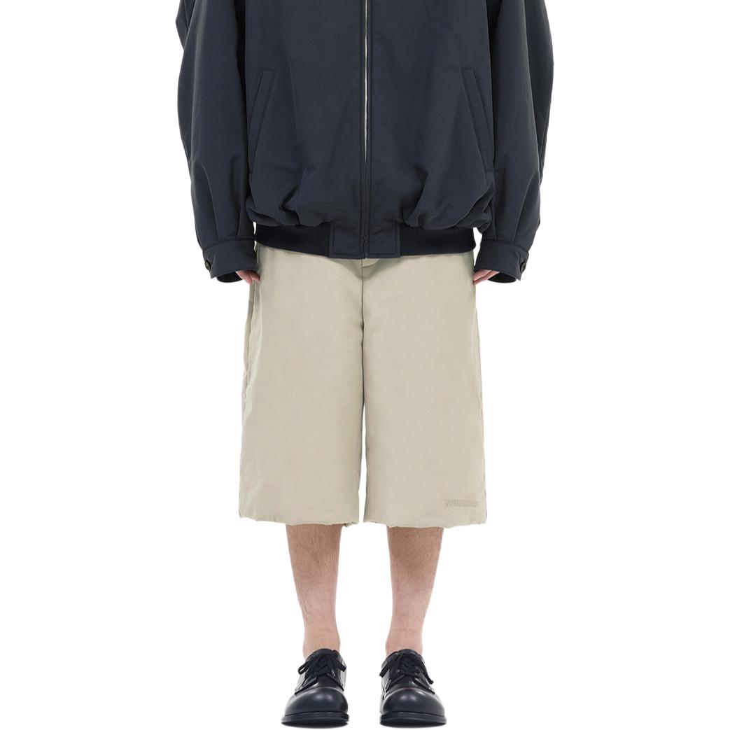 Shop WE11DONE FW24 米色中腰拉鍊口袋休閒短褲 WD-PT2-24-226-M-BG