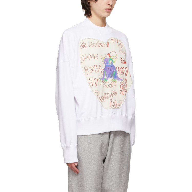 Shop WE11DONE グラフィティ パッチ プルオーバー ユニセックス スウェットシャツ ホワイト WD-TS0-21-535-U-WH