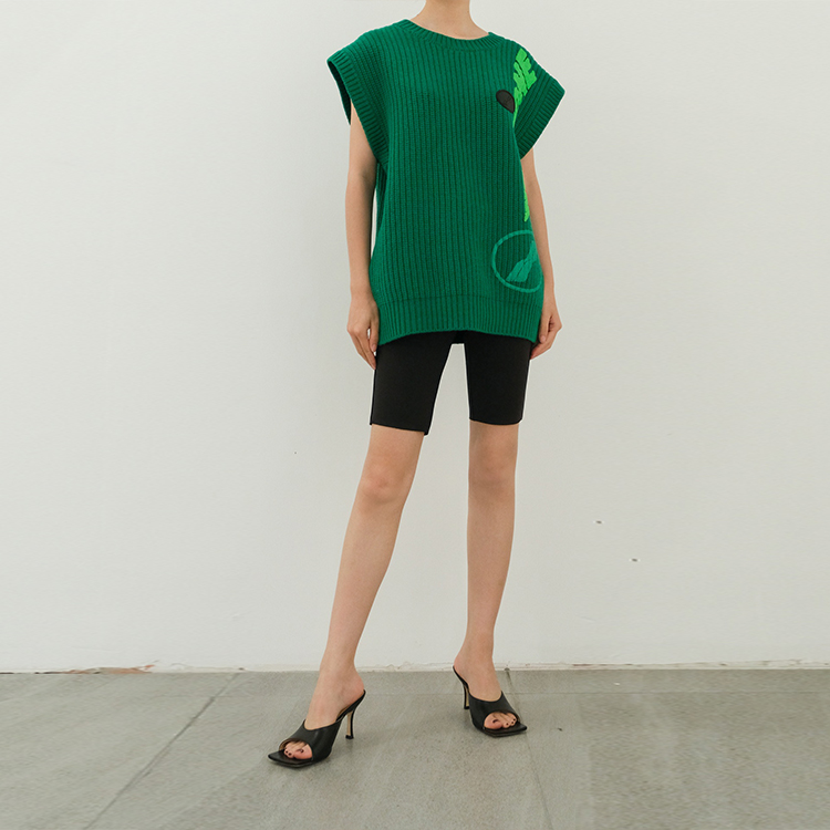 WE11DONE Green Sleeveless Knit Vest with Front Rubber Logo - Unisex. WD-KV8-20-544-U-GR 圖 7