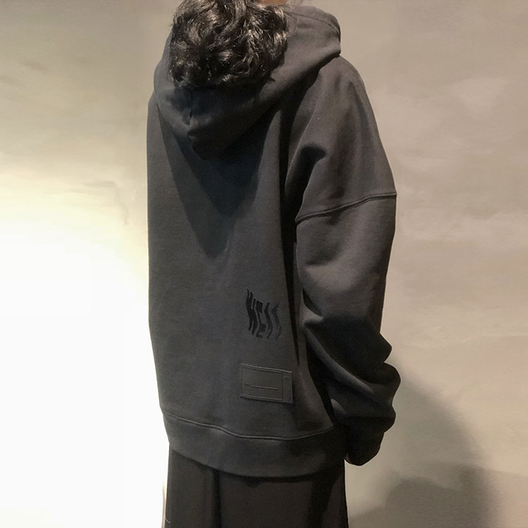 WE11DONE Horror Christmas Wreath Graphic Cartoon Sweatshirt Black Unisex WD-TH9-20-139-U-BK 圖 5