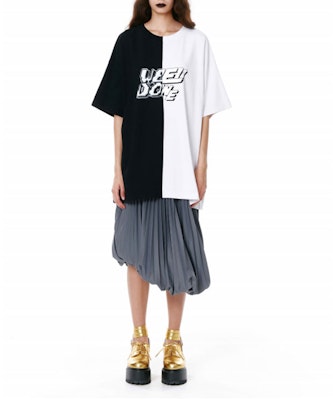 WE11DONE Multicolor Logo Print Unisex Short Sleeve T-Shirt WD-TT1-22-558-U-BW Lookbook WE11DONE Multicolor Logo Print Unisex Short Sleeve T-Shirt WD-TT1-22-558-U-BW