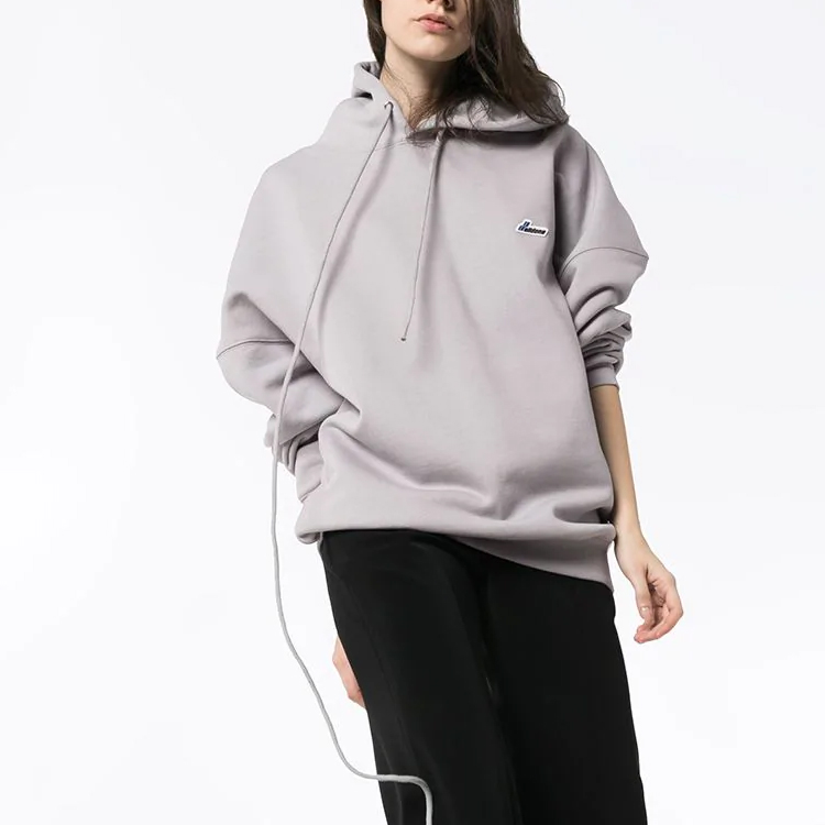 Purchase WE11DONE 스몰 로고 자수 드로우스트링 후드티 유니섹스 그레이. WD-TP3-207-07-U-GY