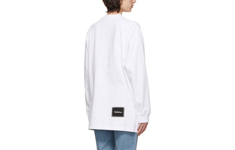Lookbook WE11DONE SS21 白色愛心圖案長袖中性休閒T恤。 WD-TT0-21-516-U-WH