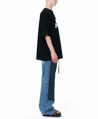 WE11DONE SS22 Abstract Logo Print Colorblock Unisex Black T-Shirt. WD-TT1-22-630-U-BK Purchase WE11DONE SS22 Abstract Logo Print Colorblock Unisex Black T-Shirt. WD-TT1-22-630-U-BK