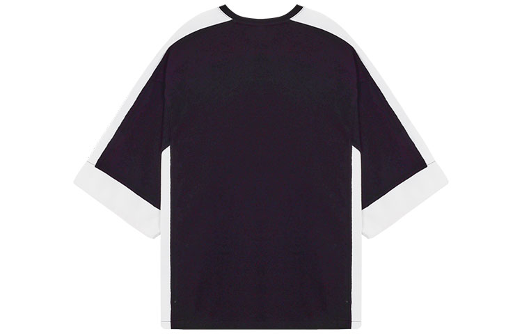 Lookbook WE11DONE SS22 ロゴプリント コントラストパネル ユニセックス ブラックTシャツ. WD-TS1-22-503-U-BK