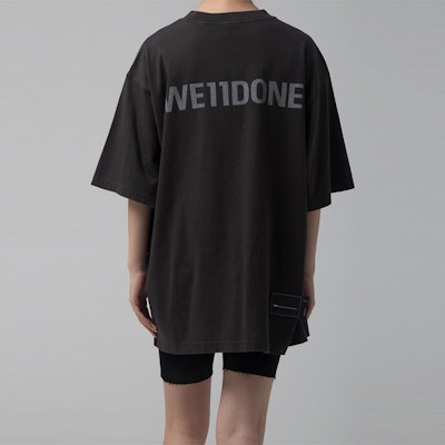 WE11DONE SS22 電影角色印花中性經典灰T恤 WD-TP7-20-097-U-CH Lookbook WE11DONE SS22 電影角色印花中性經典灰T恤 WD-TP7-20-097-U-CH