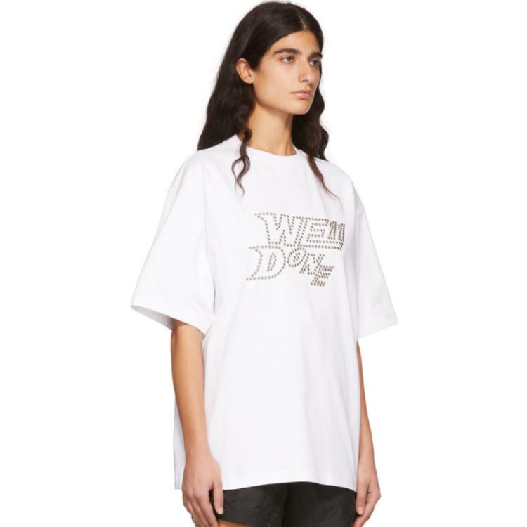 Shop WE11DONE SS22 鉚釘標誌白色男女短袖T恤 WD-TT1-22-666-U-WH