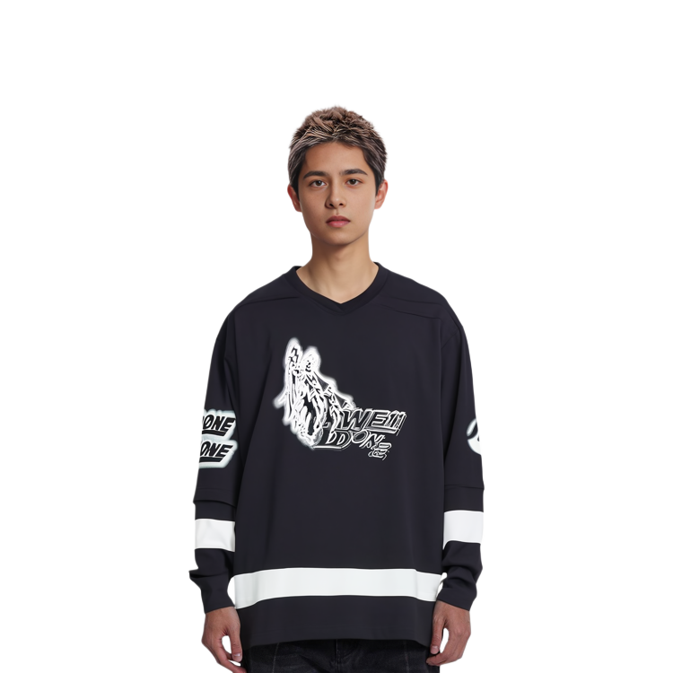 Shop WE11DONE SS22 男女款黑色長袖印花足球球衣上衣 WD-TT1-22-536-U-BK