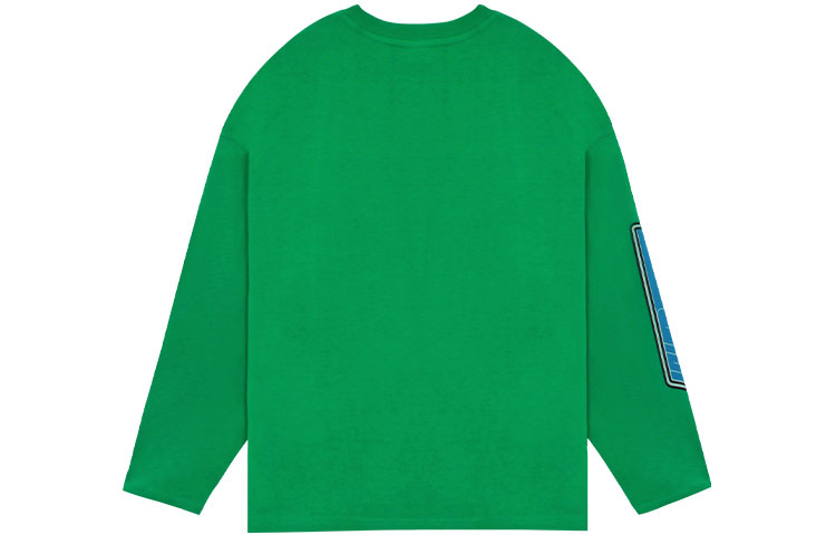Lookbook WE11DONE SS22 男女綠色長袖T恤附logo印花。 WD-TT1-22-701-U-GR