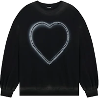 WE11DONE SS23 Black Heart Graphic Sweatshirt Unisex WD-TS1-23-809-U-BK WE11DONE SS23 Black Heart Graphic Sweatshirt Unisex WD-TS1-23-809-U-BK