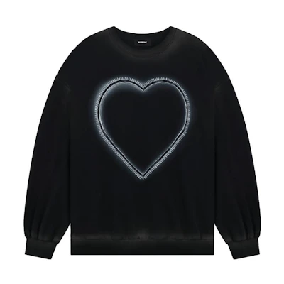 WE11DONE SS23 Black Heart Graphic Sweatshirt Unisex WD-TS1-23-809-U-BK
