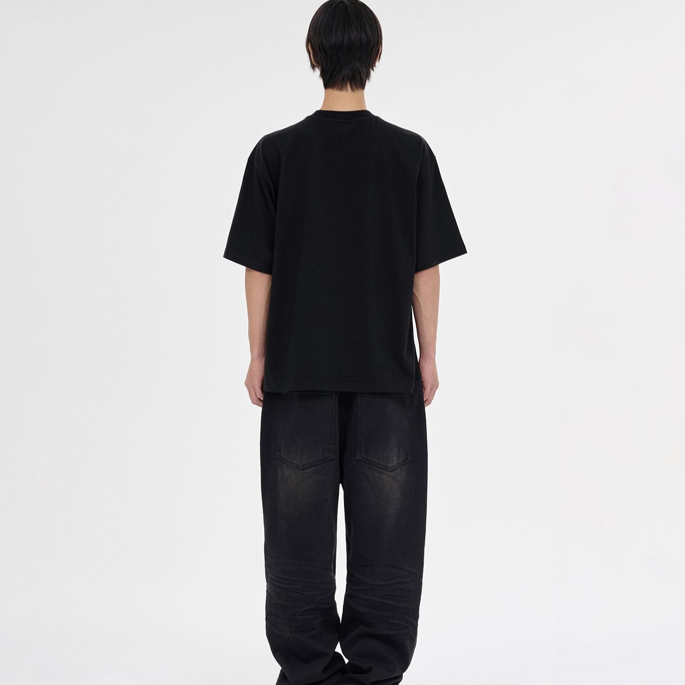 Purchase WE11DONE SS23 Black Heart Teddy Bear Graphic Unisex T-Shirt WD-TT1-23-730-U-BK