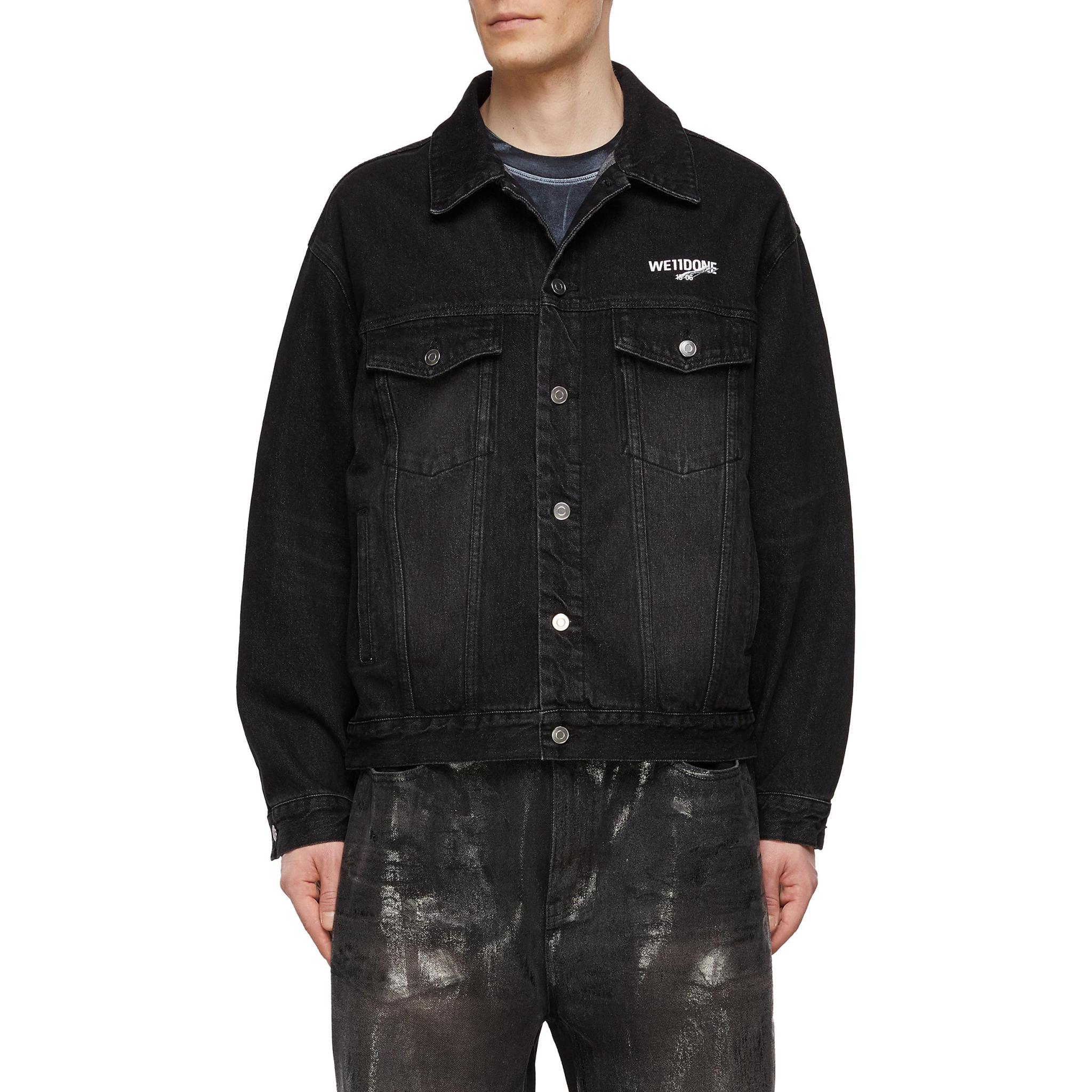 Shop WE11DONE SS23 logo印花休閒牛仔外套 中性款 黑色 WD-DJ1-23-913-U-BK