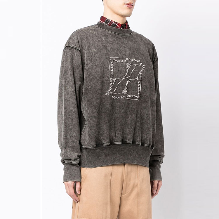 WE11DONE Unisex Charcoal Long Sleeve Sweatshirt with Studded Square Logo. WD-TS3-21-590-U-CH 圖 6