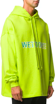 WE11DONE 男女同款荧光绿连帽衫 胸前logo印花 WD-TP5-19-500-LM Lookbook WE11DONE 男女同款荧光绿连帽衫 胸前logo印花 WD-TP5-19-500-LM