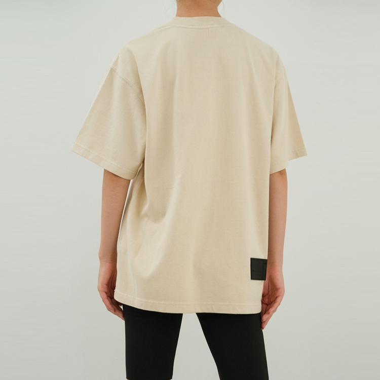 Shop WE11DONE Kaos Pendek Unisex Putih Gading Logo Print. WD-TT8-20-107-U-IV