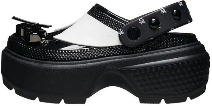 wednesday-x-crocs-stomp-clog-wednesday-addams-210214-001