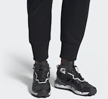 White Mountaineering x adidas Terrex Fast Gore-Tex-Surround 'Carbono' DB3007 Sizing White Mountaineering x adidas Terrex Fast Gore-Tex-Surround 'Carbono' DB3007