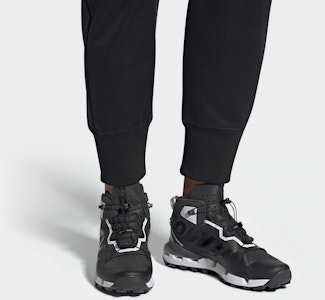 White Mountaineering x adidas Terrex Fast Gore-Tex-Surround 'Carbon' DB3007 Sizing White Mountaineering x adidas Terrex Fast Gore-Tex-Surround 'Carbon' DB3007