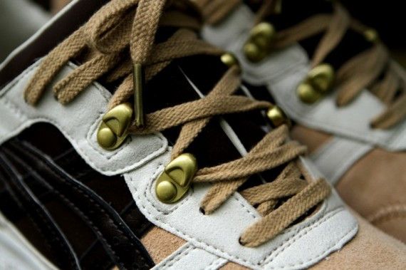 Shop Woei x ASICS Gel Lyte 3 '鹿科動物' H20QK-0561