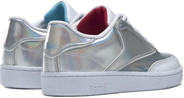 神奇女侠1984 x Reebok Club C 85 '空中飞行' FW6180 Shop 神奇女侠1984 x Reebok Club C 85 '空中飞行' FW6180