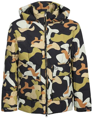 WOOLRICH 綠色連帽羽絨外套,全版印花設計。 CFWOOU0598MRUT30786576 Buy WOOLRICH 綠色連帽羽絨外套,全版印花設計。 CFWOOU0598MRUT30786576